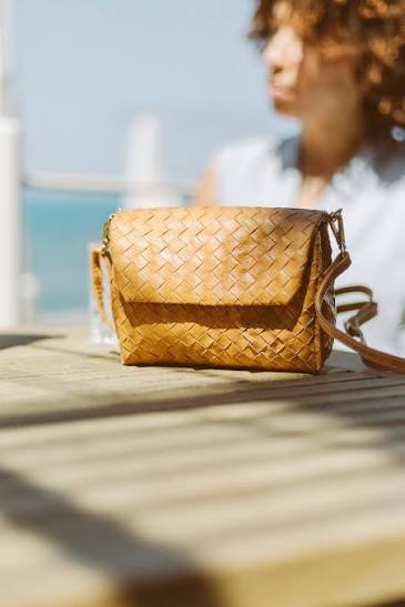Terme bag small woven paper camel