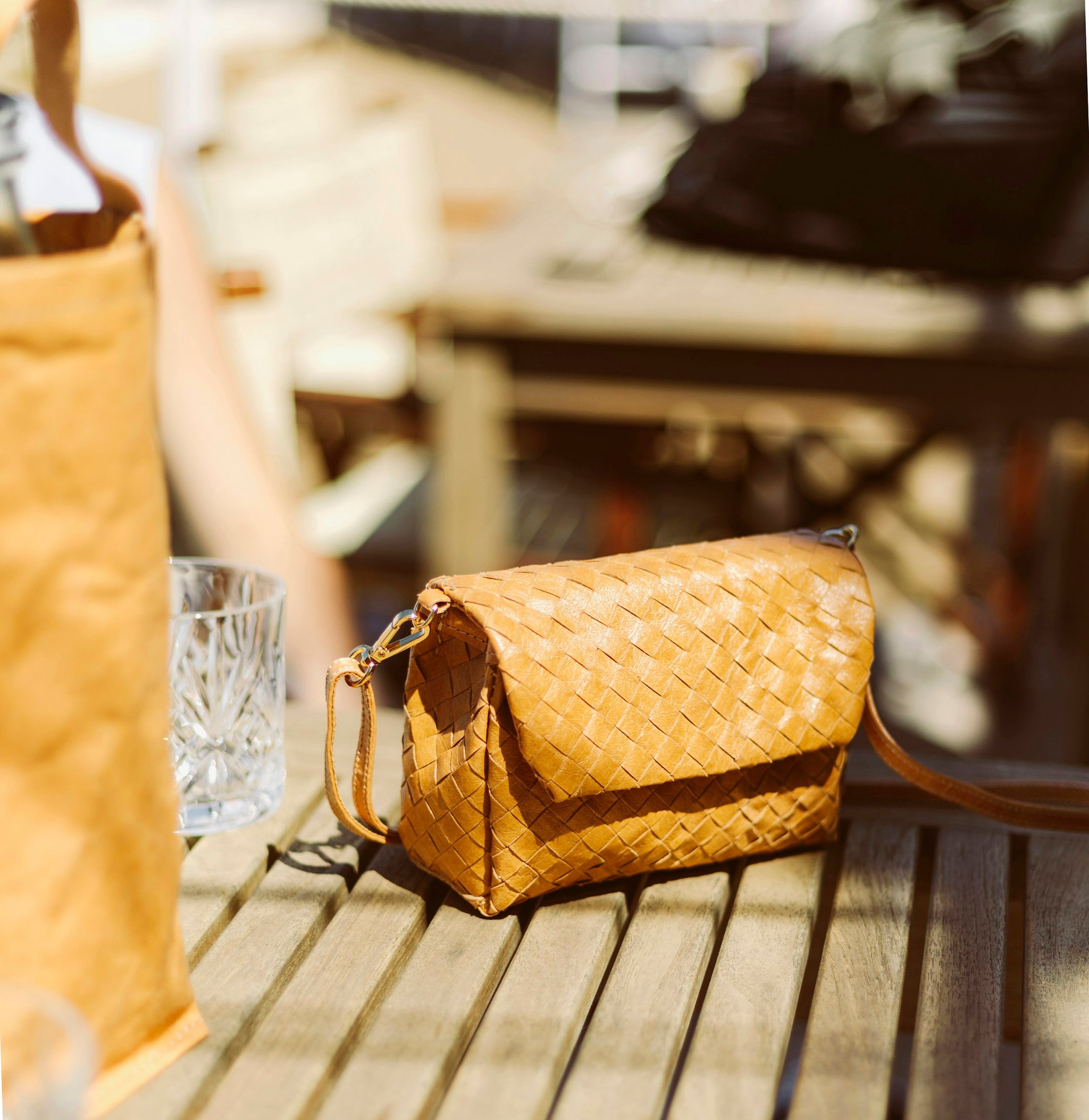 Terme bag small woven paper camel